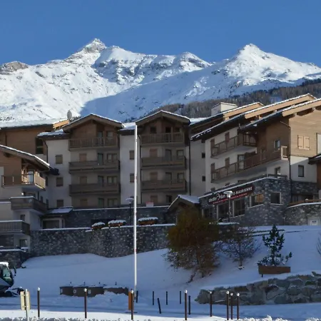 Pour 6 Au Pied Des Pistes Avec Parking, Balcon Et Wifi - Val Cenis - Fr-1-508-129 Apartment Lanslevillard