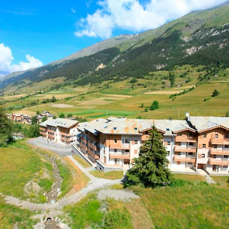 Apartment Pour 6 Au Pied Des Pistes Avec Parking, Balcon Et Wifi - Val Cenis - Fr-1-508-129